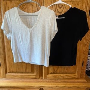 Set of Vneck crop tops